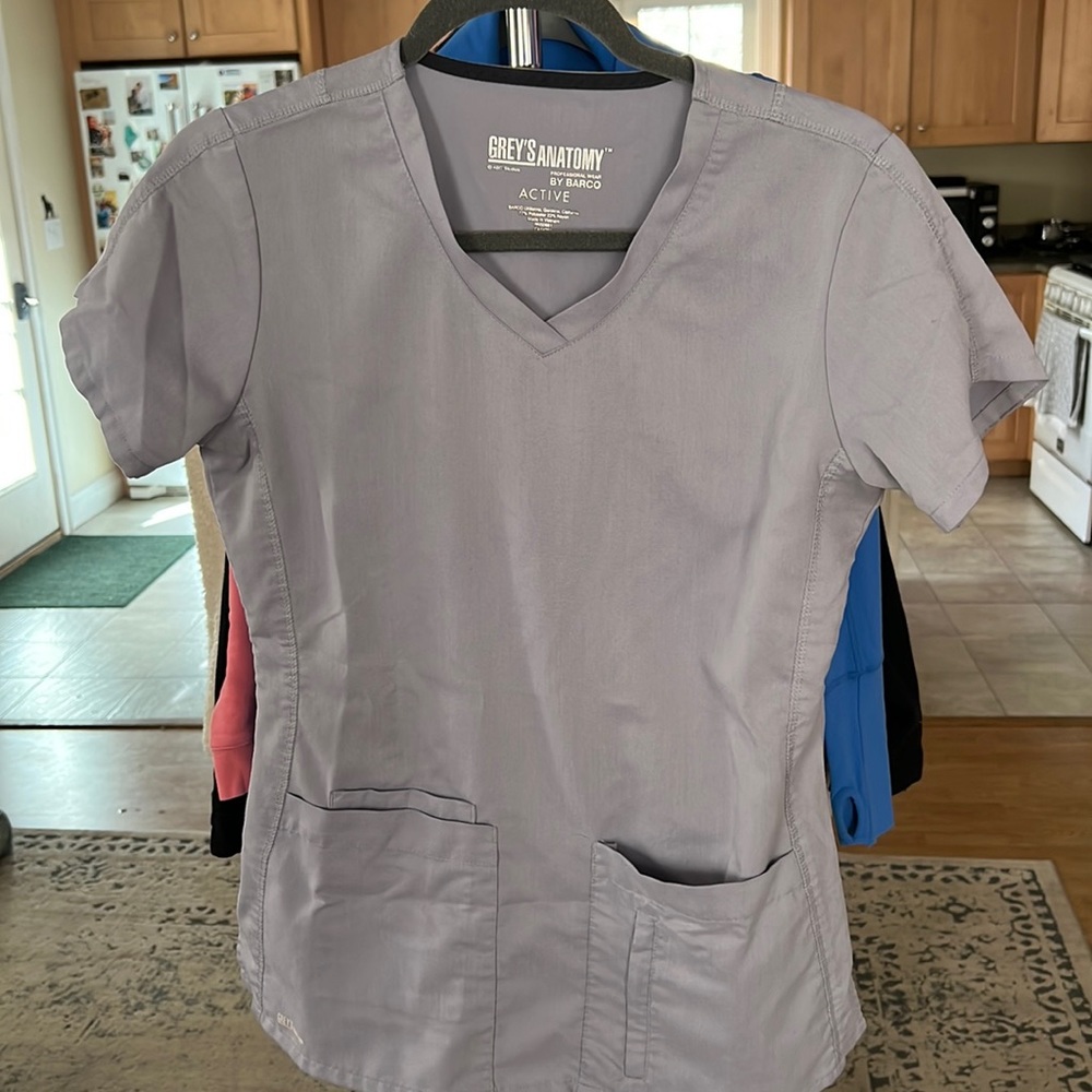 Greys anatomy active Womens scrub top grey/blue size small